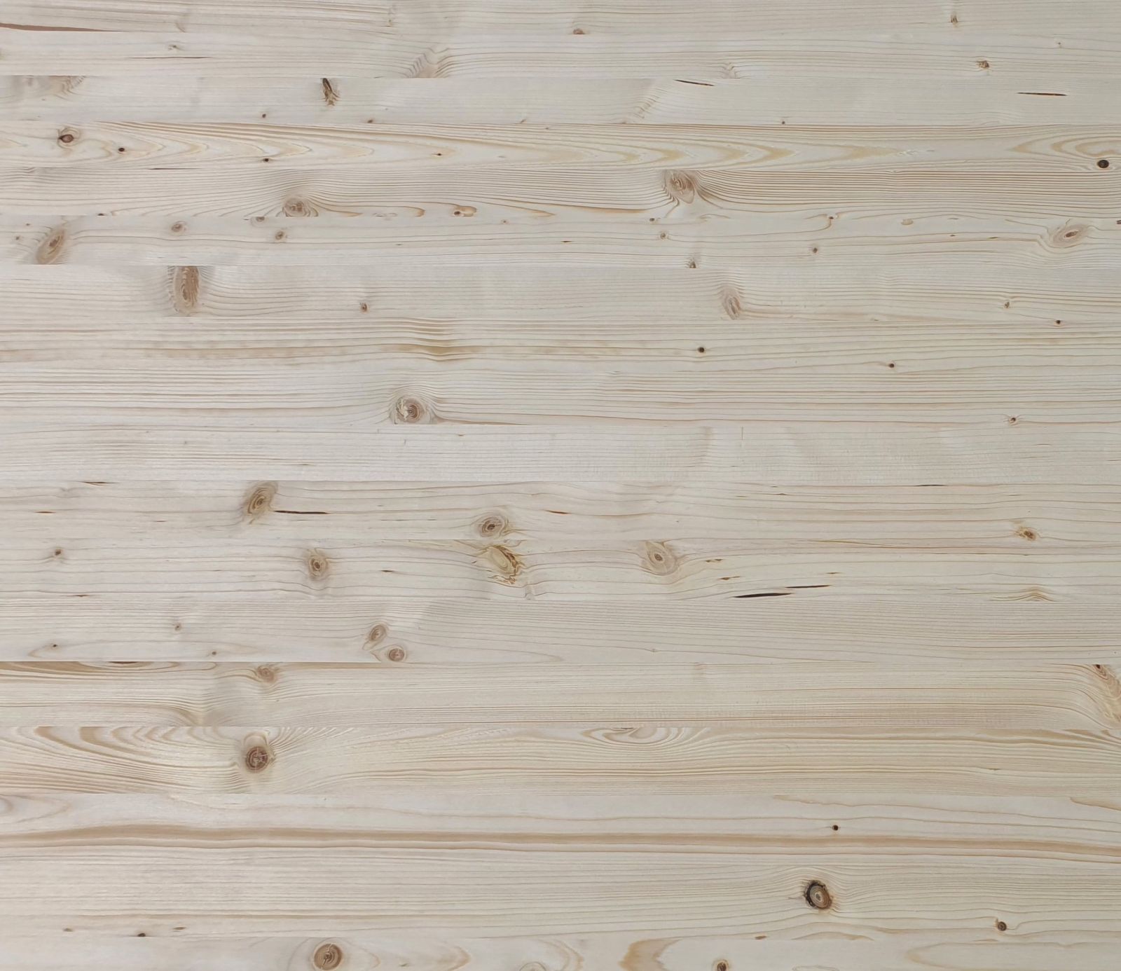 TAB-C-HTM-18 C Luc fenyő  bútorlap képe